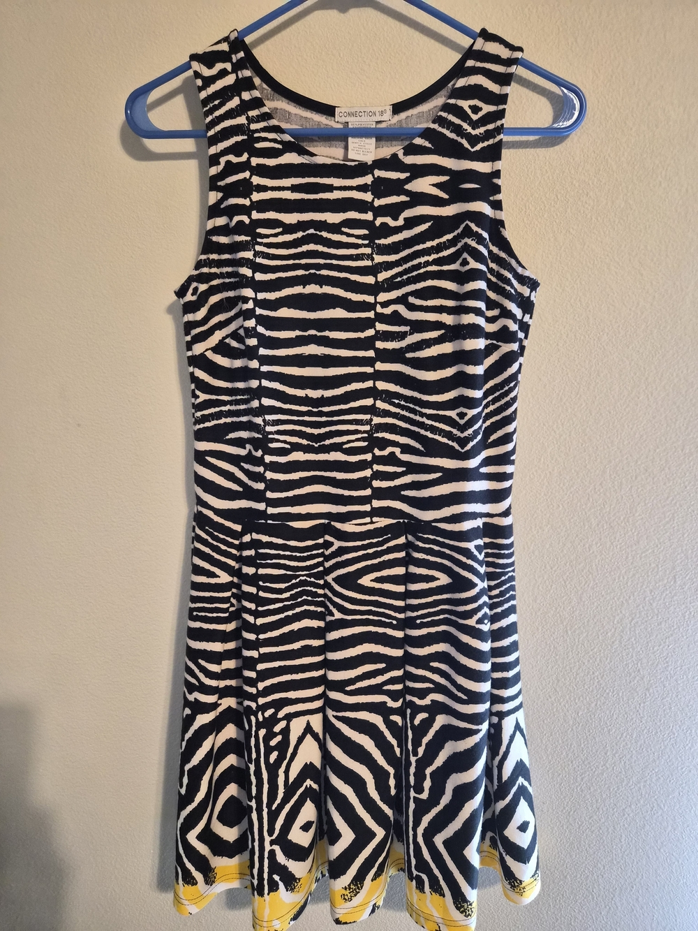 Connection 18 Y2k Skater Surf Style Retro Abstract Pop Culture Dress M